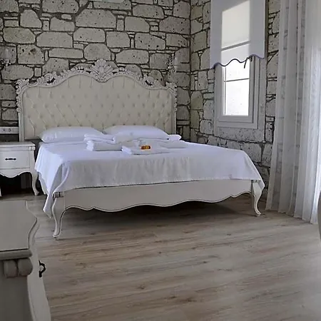 Alacati Lucky Angel B&B Çeşme